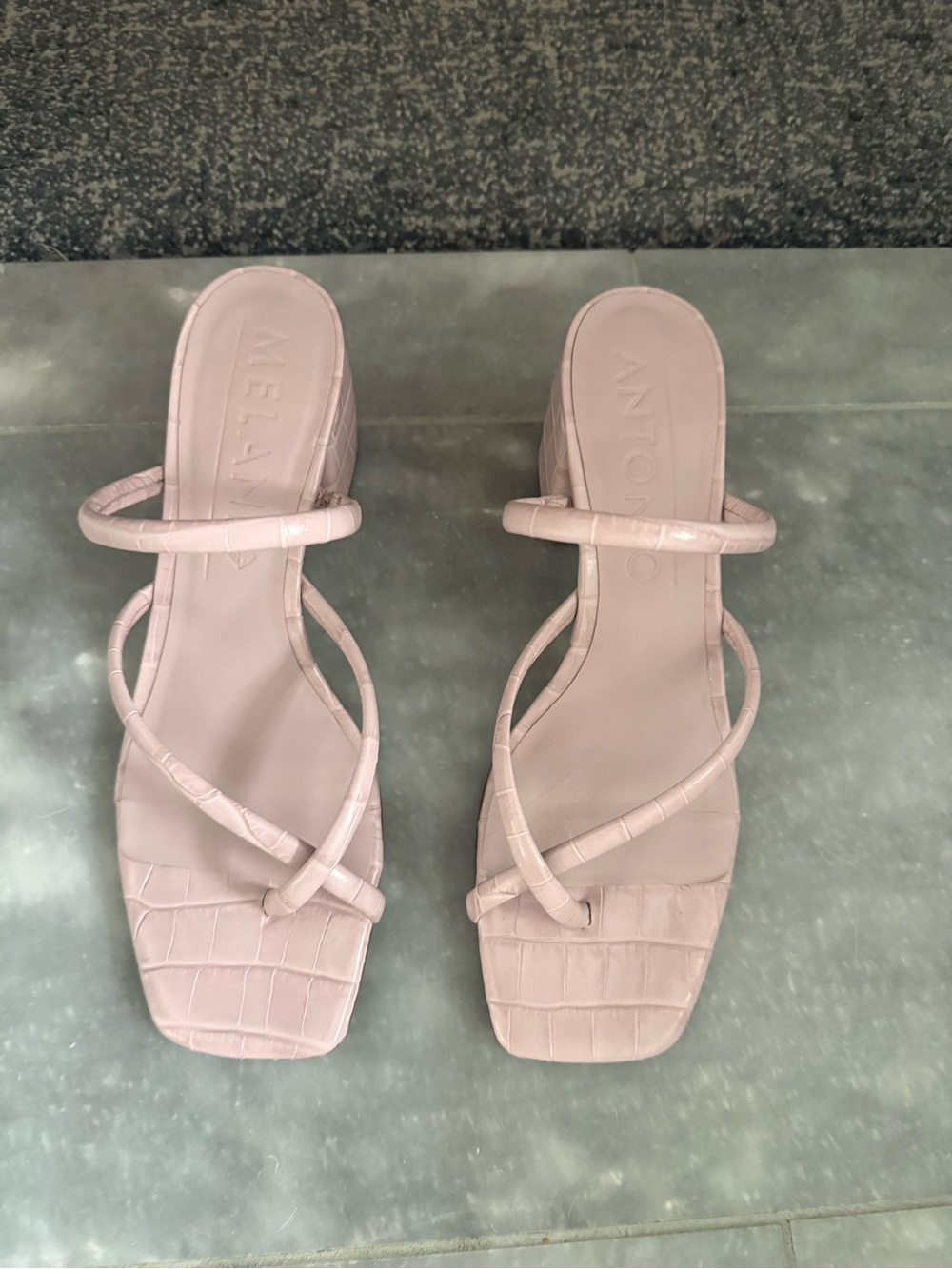 ANTONIO MELANI Blush Croc-Effect Strappy Block Heel Sandals - Picture 3 of 5